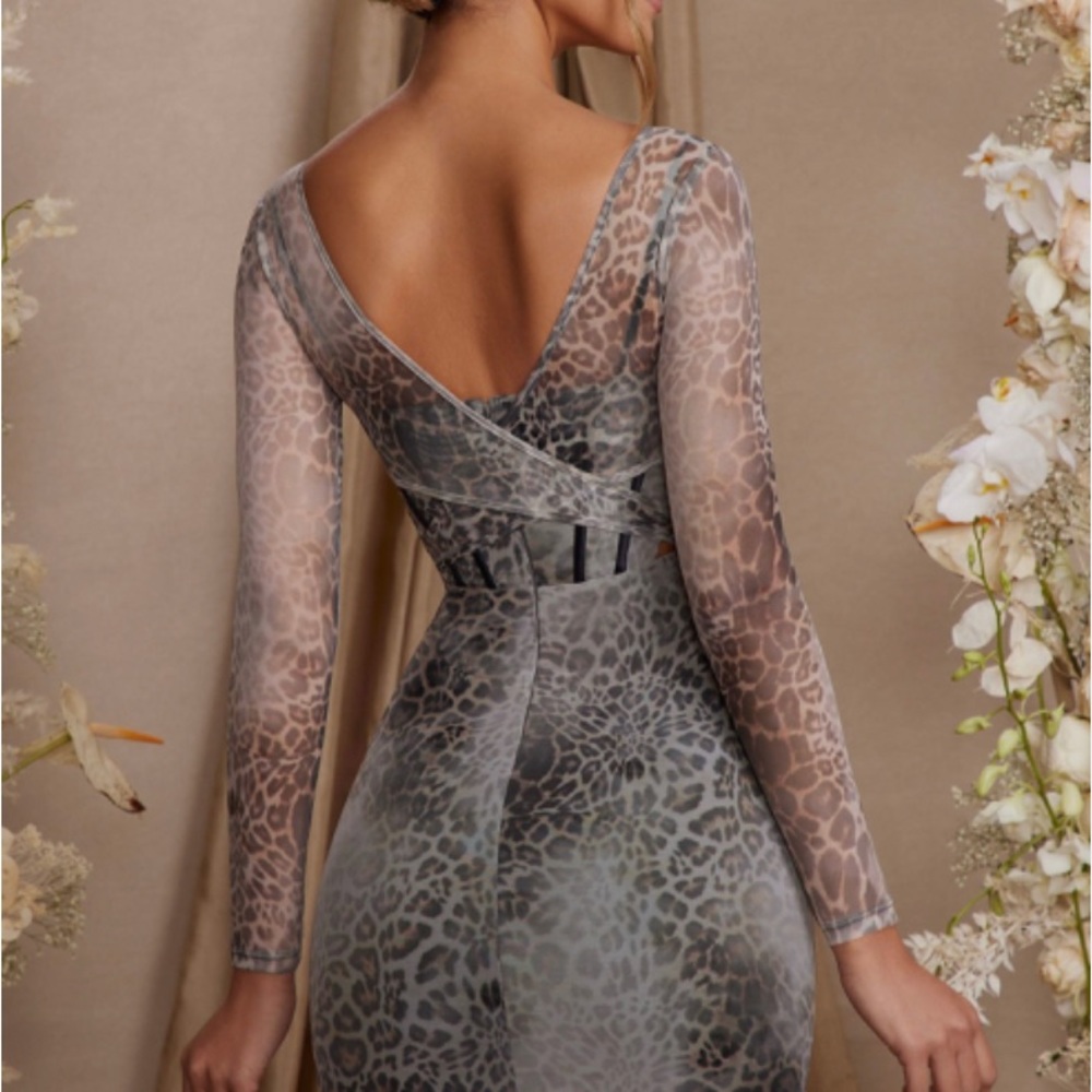Long Sleeve Layered Corset Mini Dress in Grey Print. New with tags never worn